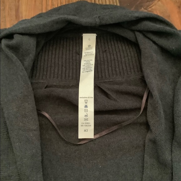 Lululemon Wrap - Picture 2 of 3
